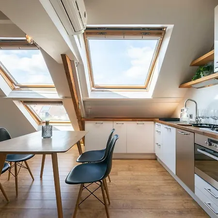 Beautiful Park View Duplex Studio In City Centre 아파트